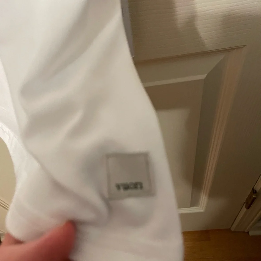 NWT Vuori Strato Tech Tank White XL - Picture 2 of 7